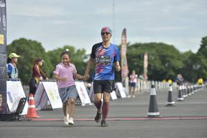 BIB: 0143, 
                            <button type="button" onclick="openModal(4917267)" class="btn btn-primary btn-sm float-right btn-popup" data-toggle="modal" data-target=".modal-high-quality">
                        <i class="fas fa-shopping-cart"></i> Add to Cart
                    </button>
                                            <button type="button" onclick="isThisMe(4917267, true)" class="btn btn-success btn-sm float-right btn-popup btn-isme hidden" data-toggle="tooltip" data-placement="bottom" title="นี่คือรูปของคุณใช่ไหม คลิกที่นี่เพื่อเอาเข้าอัลบั้ม">
                        <i class="fas fa-plus"></i> Add to album
                    </button>
                    <button type="button" onclick="isThisMe(4917267, false)" class="btn btn-warning btn-sm float-right btn-popup btn-isnotme hidden">
                        <i class="fas fa-ban"></i> Remove from album
                    </button>